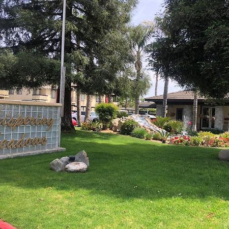 Whispering Meadows Apartments Bakersfield Exterior foto
